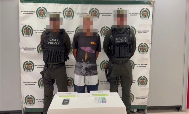 Amenazaba con publicar fotos íntimas y exigir dinero: cayó presunto extorsionista en plena entrega