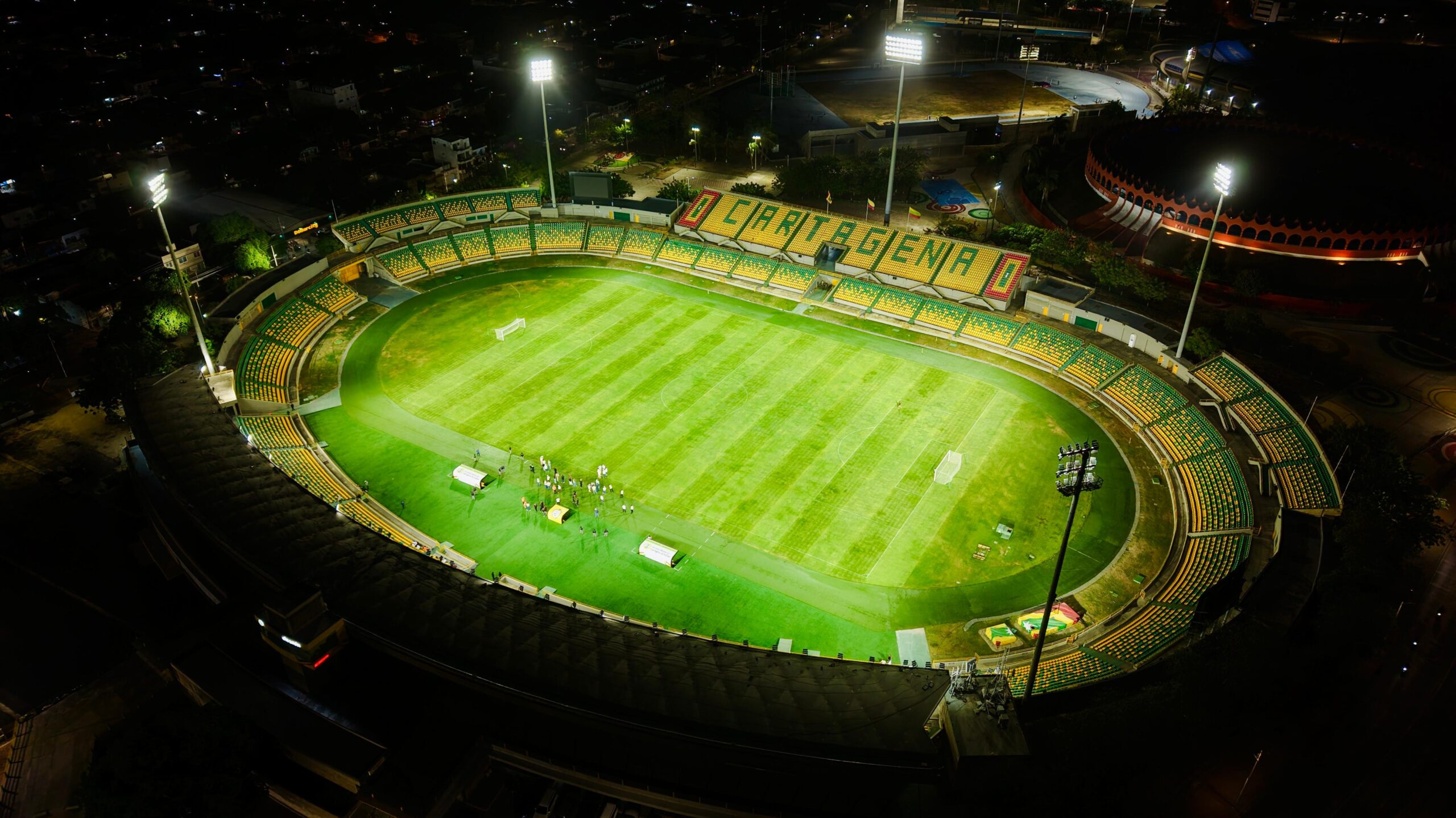 ¡Todo listo en el Jaime Morón! Alcalde Dumek Turbay inspeccionó nueva iluminación y Cartagena ya palpita la Copa Libertadores