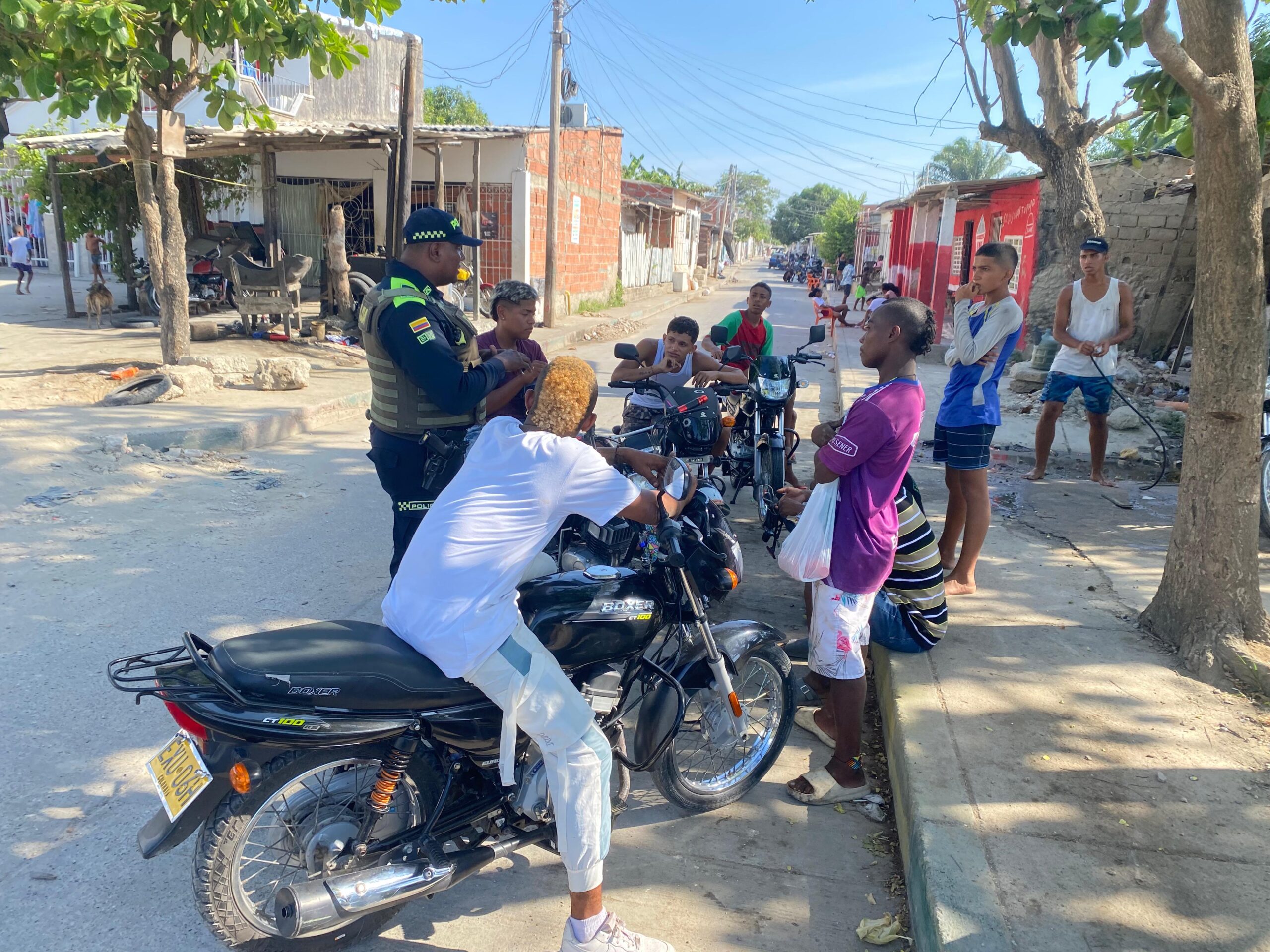 Policía Comunitaria fortalece la prevención y convivencia con jóvenes en el barrio Boston